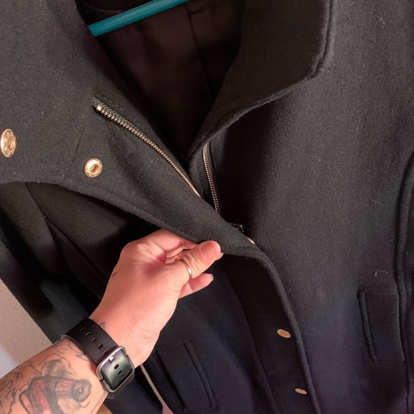 Long micheal kors black coat with gold buttons - Picture 6 of 8